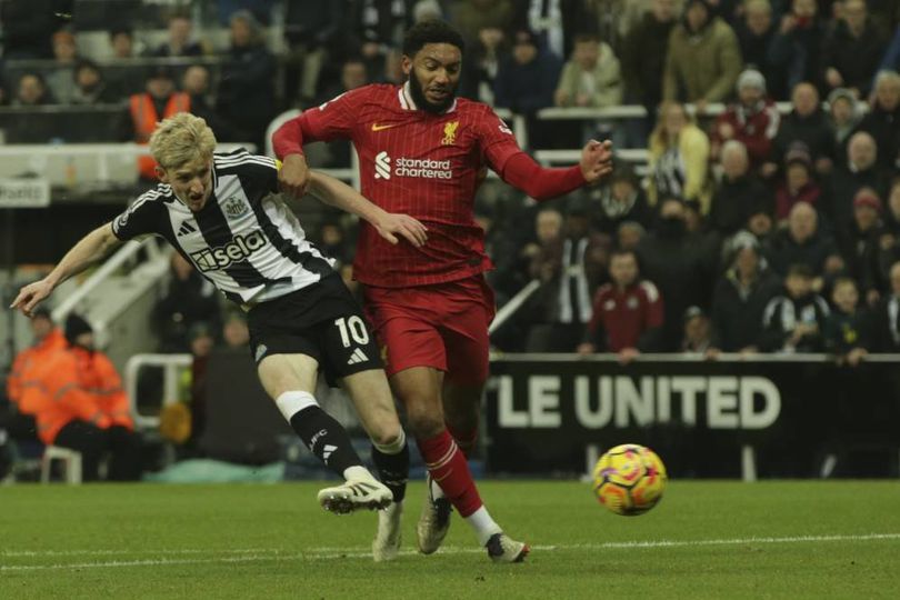 Bidik Pertahanan Liverpool, AC Milan Incar Joe Gomez
