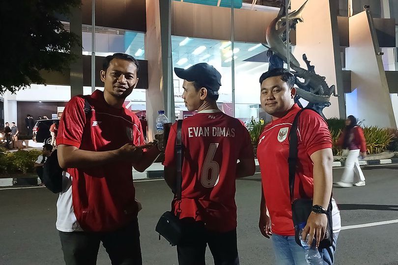 Penggemar Sejati, Anjar Rela Tempuh Ratusan Kilometer demi Nonton Timnas dan 'Hadirkan Kembali' Evan Dimas