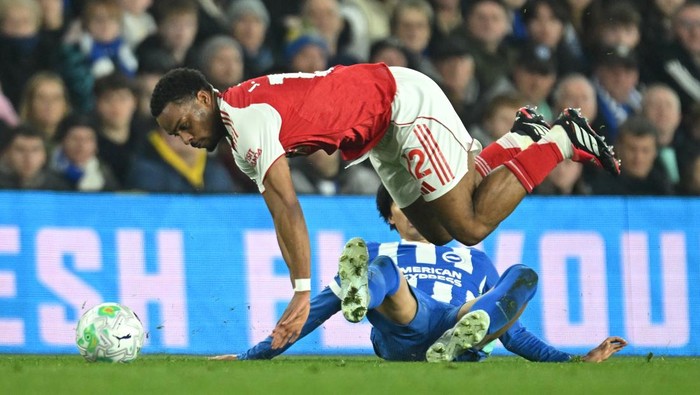 Jurrien Timber: Definisi Bek Modern dengan Naluri Menyerang Tajam di Skuad Arsenal