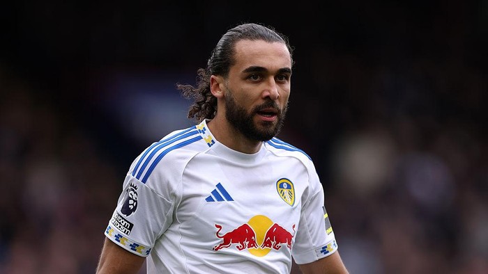 Respons Calvert-Lewin Terkait Kartu Merah Lisandro Martinez: "Saya Bukan Pembuat Aturan"